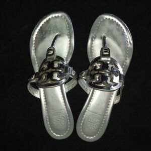 Tory Burch Silver Miller Metallic Thong Sandals Size 8